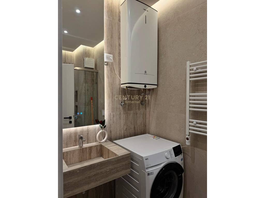 Apartament 2+1 Për Shitje te Rruga Mine Peza