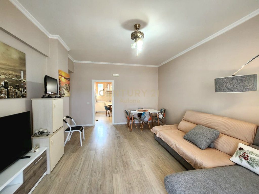 Apartament 2+1 në Qendër, Pranë Lungomare dhe Portit