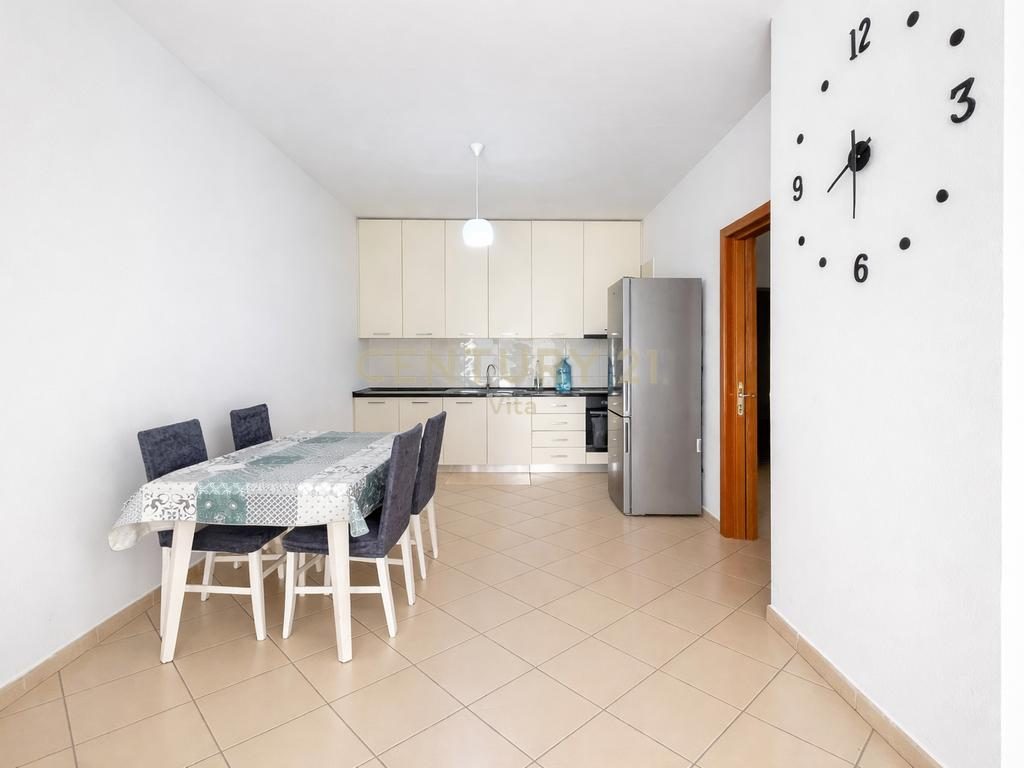 APARTAMENT PER QIRA 2+1 ME VERANDE TE MADHE NE VOLLGA, DURRES !!