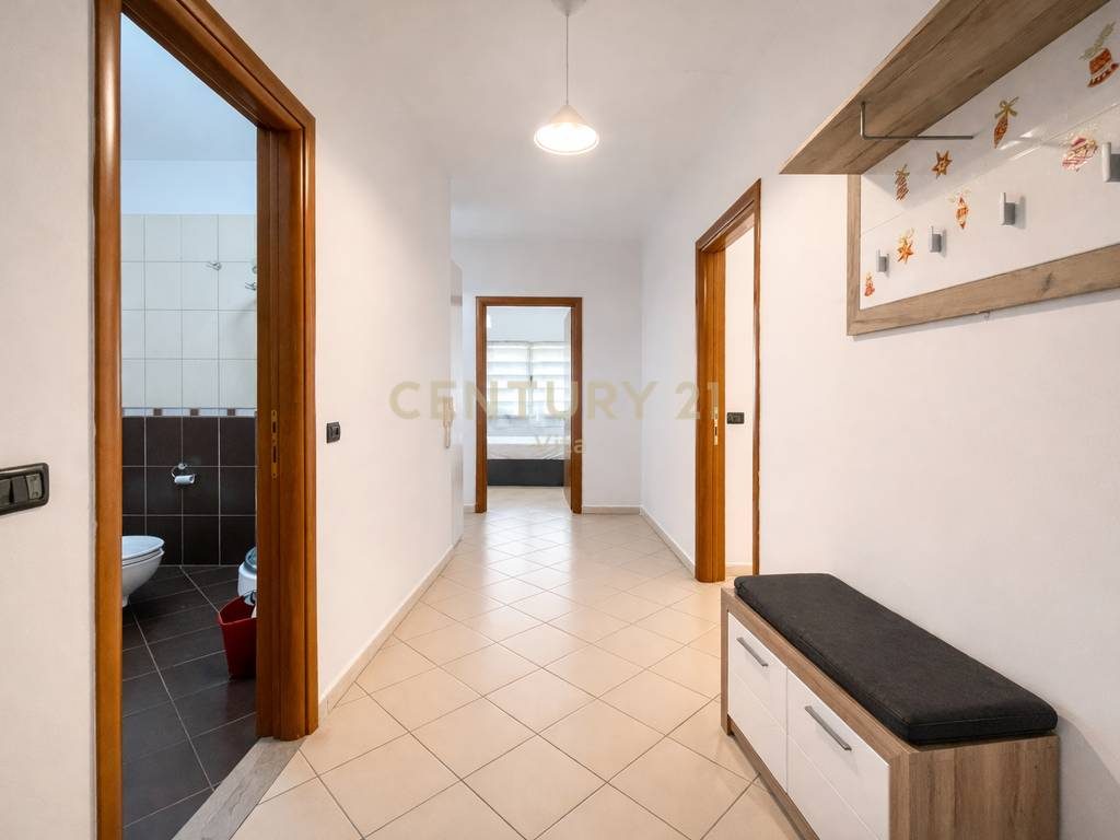 APARTAMENT PER QIRA 2+1 ME VERANDE TE MADHE NE VOLLGA, DURRES !!