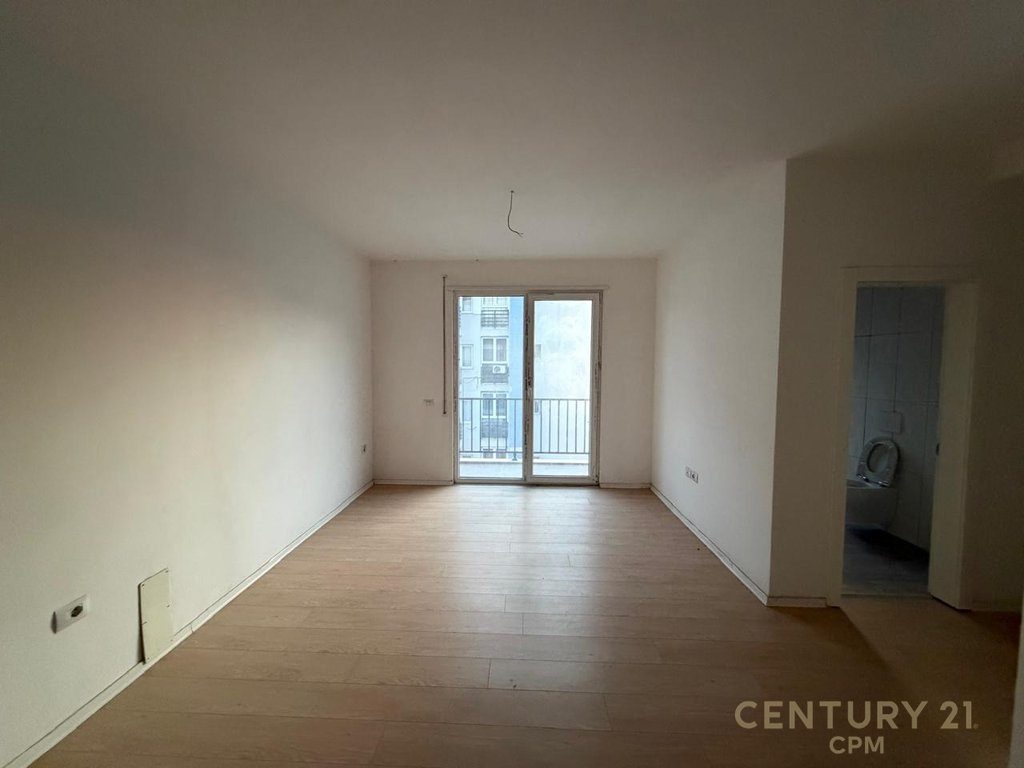 Apartament 2+1+ Post Parkimi Për Shitje në Rrugën e Kavajës