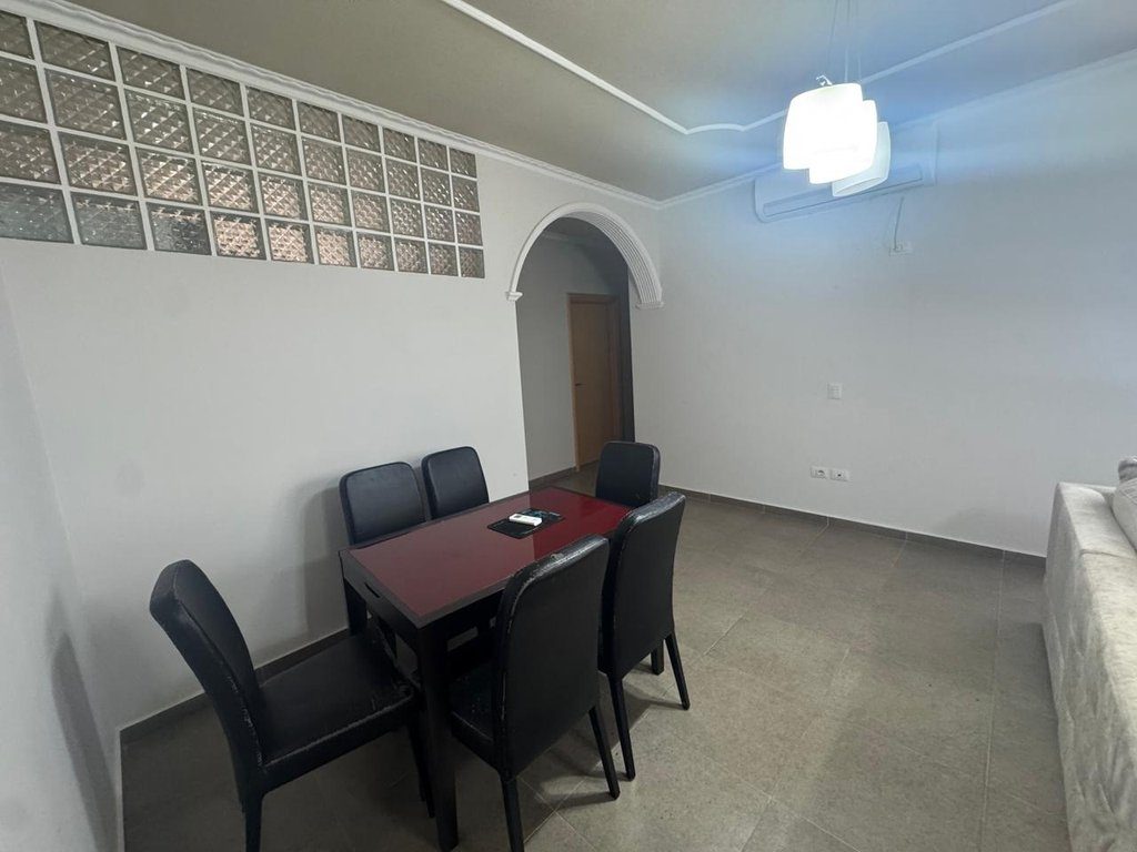 SHITET APARTAMENT 3+1+2+VERANDE NE RRUGEN "HASAN KUSHTA",VLORE( 1300 euro/m2)!