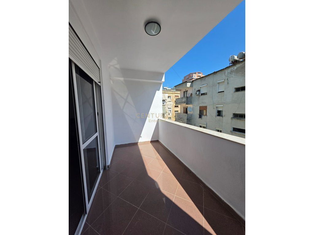 Apartament 2+1 Per Qira tek Stadiumi Dinamo