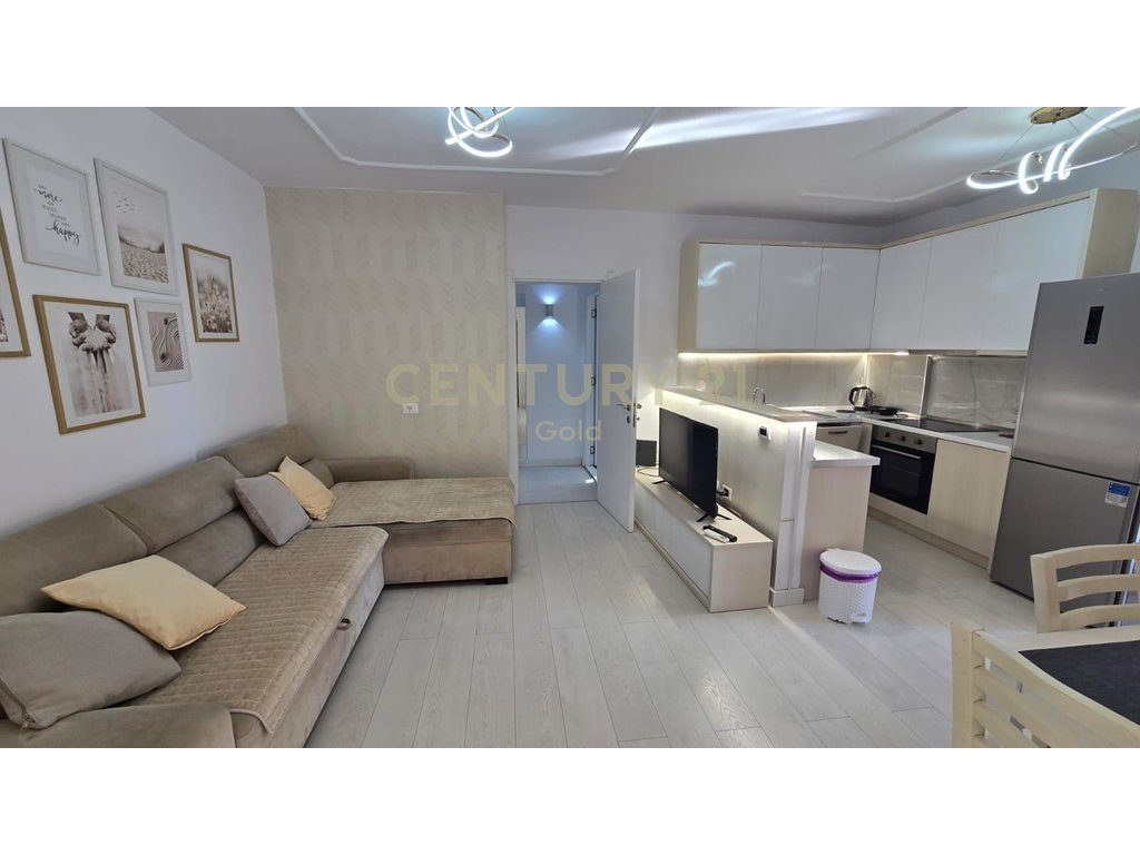 Jepet me qera Apartament 2+1 tek Selvia !