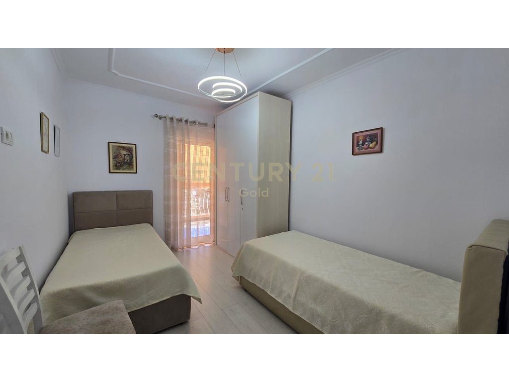 Jepet me qera Apartament 2+1 tek Selvia !