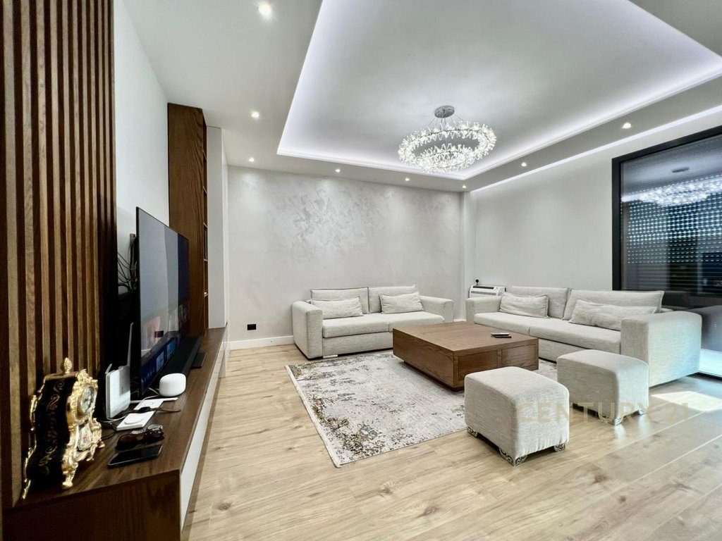 Shitet apartament 3+1+2 në një nga rezidencat më të reja në zonën e Lundrës, shumë pranë TEG