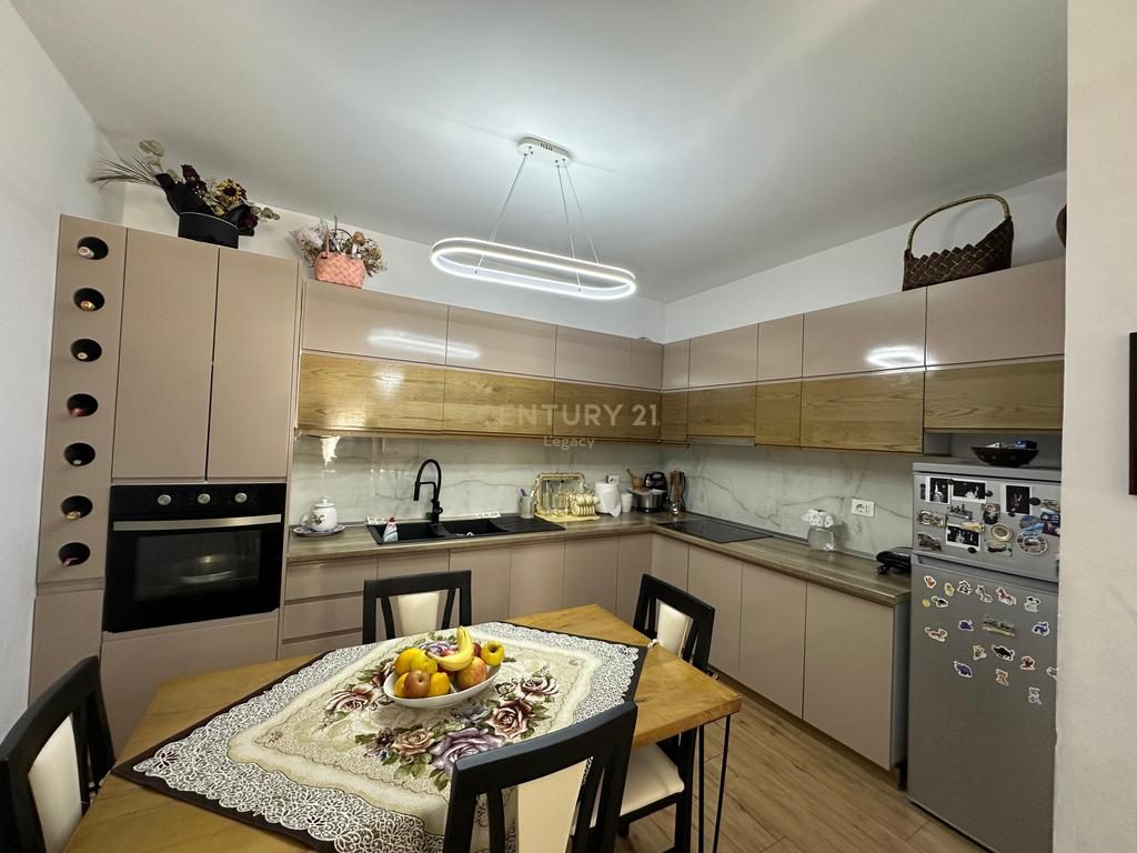 Shesim Apartament 2+1 tek Kompleksi Tom Doshi , Shkoze