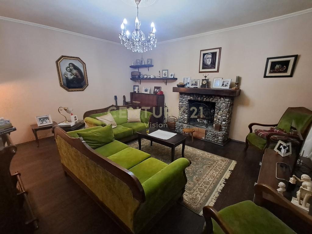 Shtëpi 3-kateshe + toke Për Shitje afer kopshtit Tom Alimhilli , Shkodër  | 579.5 m²