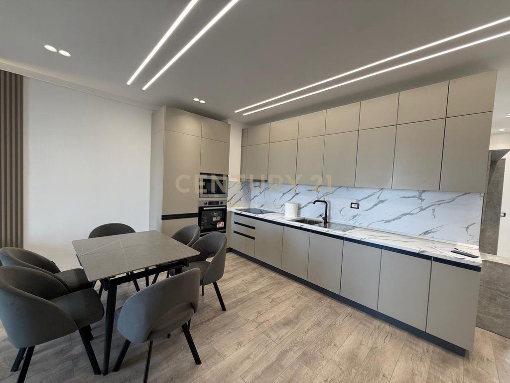 APARTAMENT 2+1+2 NE SHITJE, BULEVARDI I RI, TIRANE!