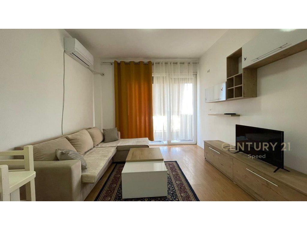 Apartament 1+1 me qira në Rrugën 5 Maji me post parkimi!