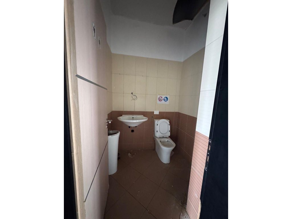 JEPET AMBIENT BIZNESI PER QIRA NE LUNGOMARE!