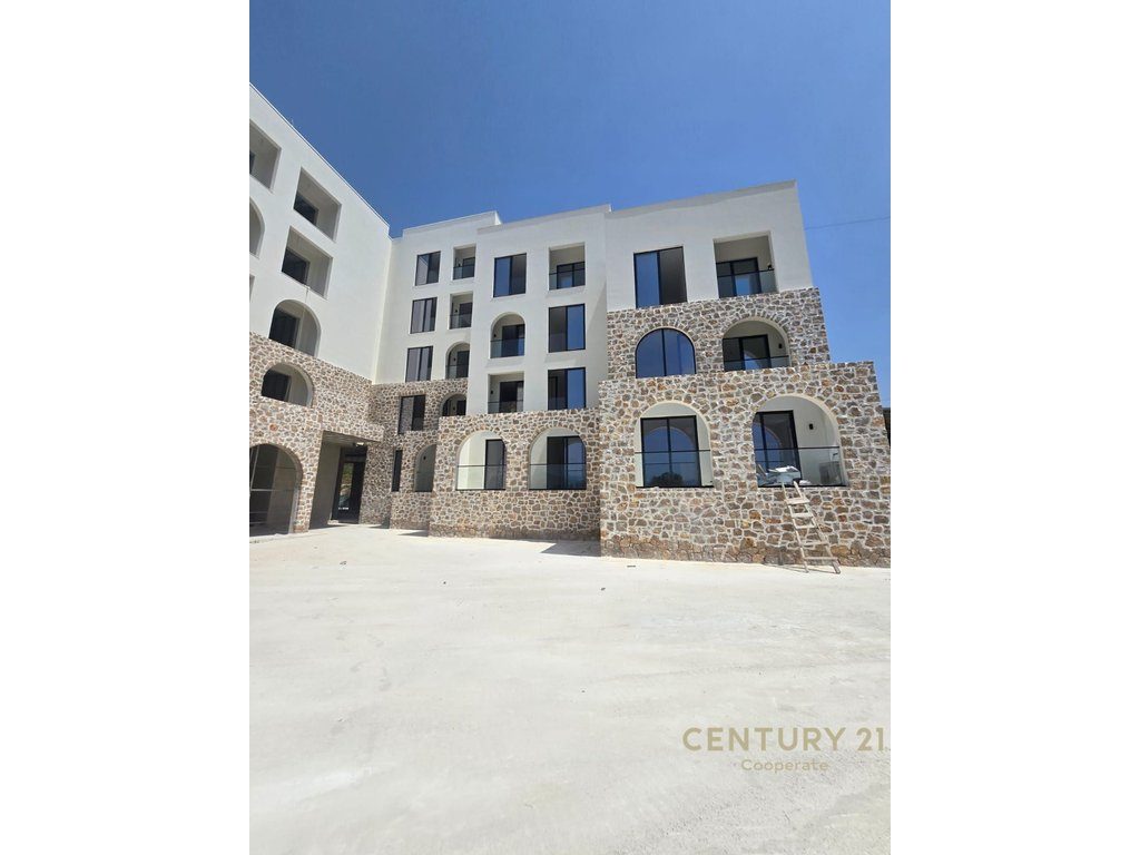 SHESIM APARTAMENT 2+1+2, VIJE E PARE, LUNGOMARE RADHIME