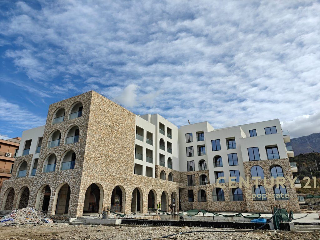 SHESIM APARTAMENT 2+1+2, VIJE E PARE, LUNGOMARE RADHIME