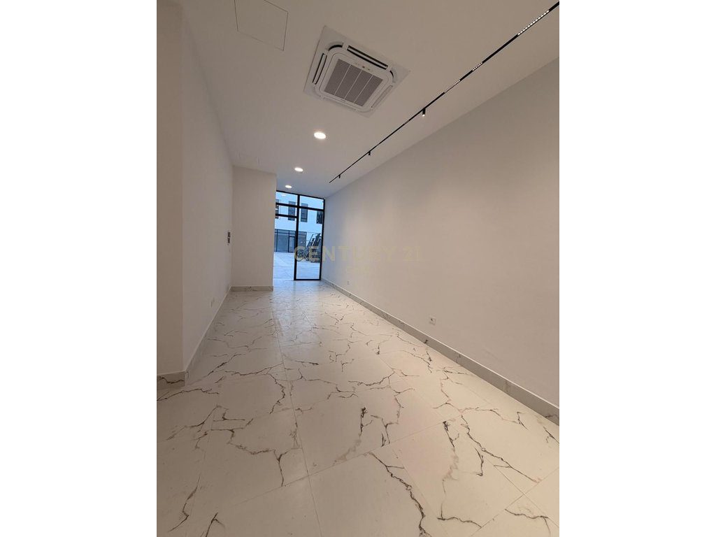 Shitet Njesi Biznesi shume prane Sheshit Skënderbej (Qendër), Rruga Mine Peza  - 211,200€ | 38.4 m²