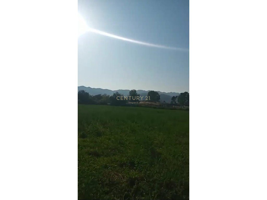 Tokë Për Shitje në Pezë - Helmes, Tiranë - 235000€ | 3500 m²
