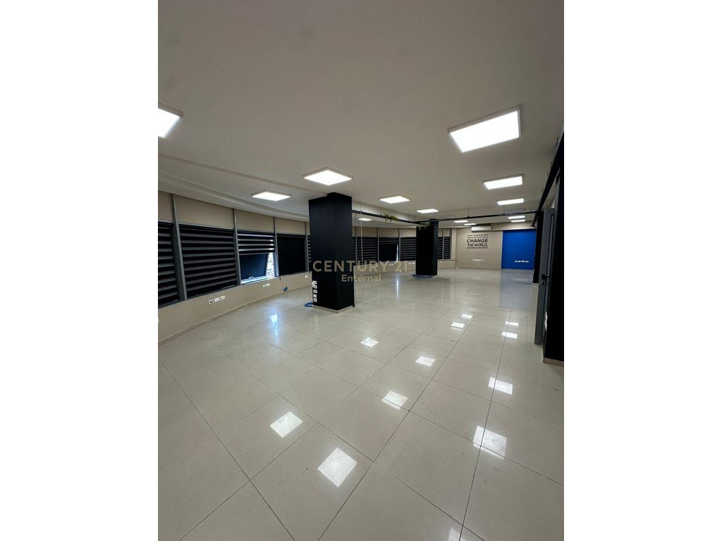 Kompleksi Halili - Jepet Me Qera 300m2 Ambjent Komercial