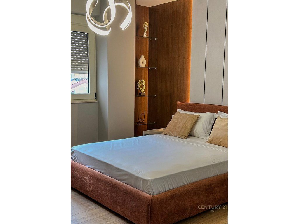 Shitet apartament modern 1+1 ne zonen e plazhit, Durres!