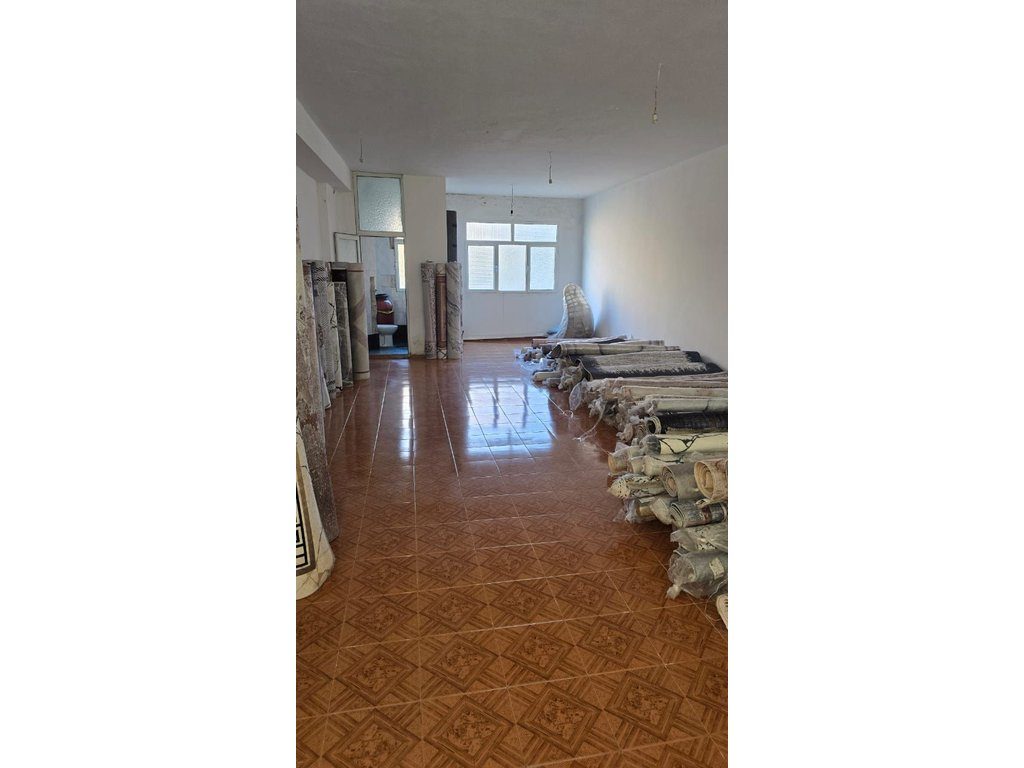 NDËRTESË 2-KATËSHE PËR SHITJE, PRANË GJYKATËS SË VJETËR, VLORË!