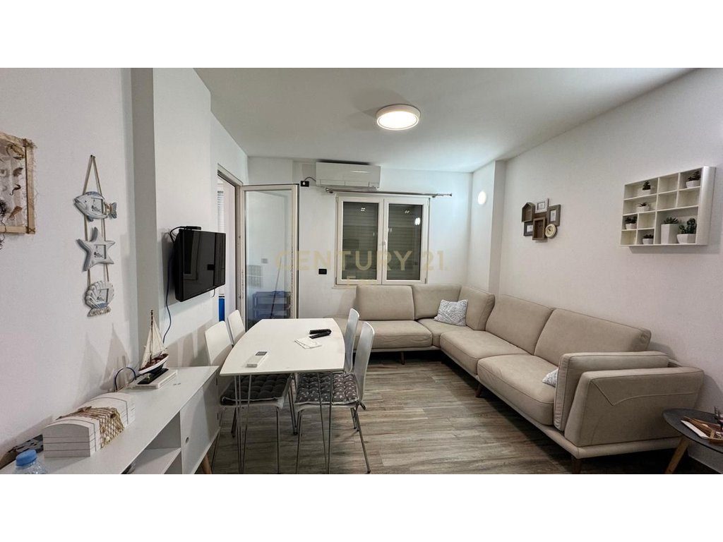 APARTAMENT+PARKIM AFER DETIT TE SHKEMBI I KAVAJES !
