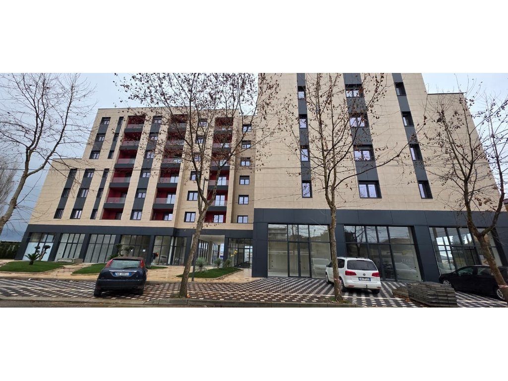 APARTAMENT 2+1 +2 POSTE PARKIMI PER QIRA! PASKUQAN! 60.000 LEKE