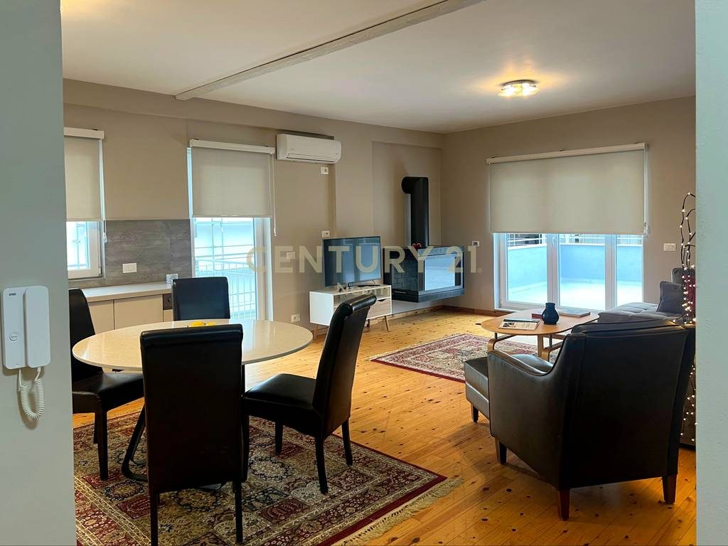 PENTHOUSE 3+1 ME QIRA  PRANË KOPSHTIT ZOOLOGJIK