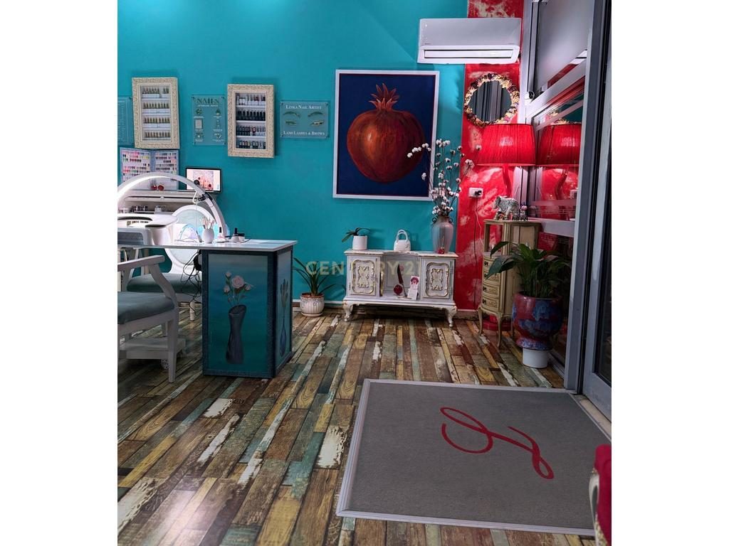 Shitet Biznes Estetik (Nails), Ish-Ekspozitë, Tiranë – 37.32 m² – 20,000€
