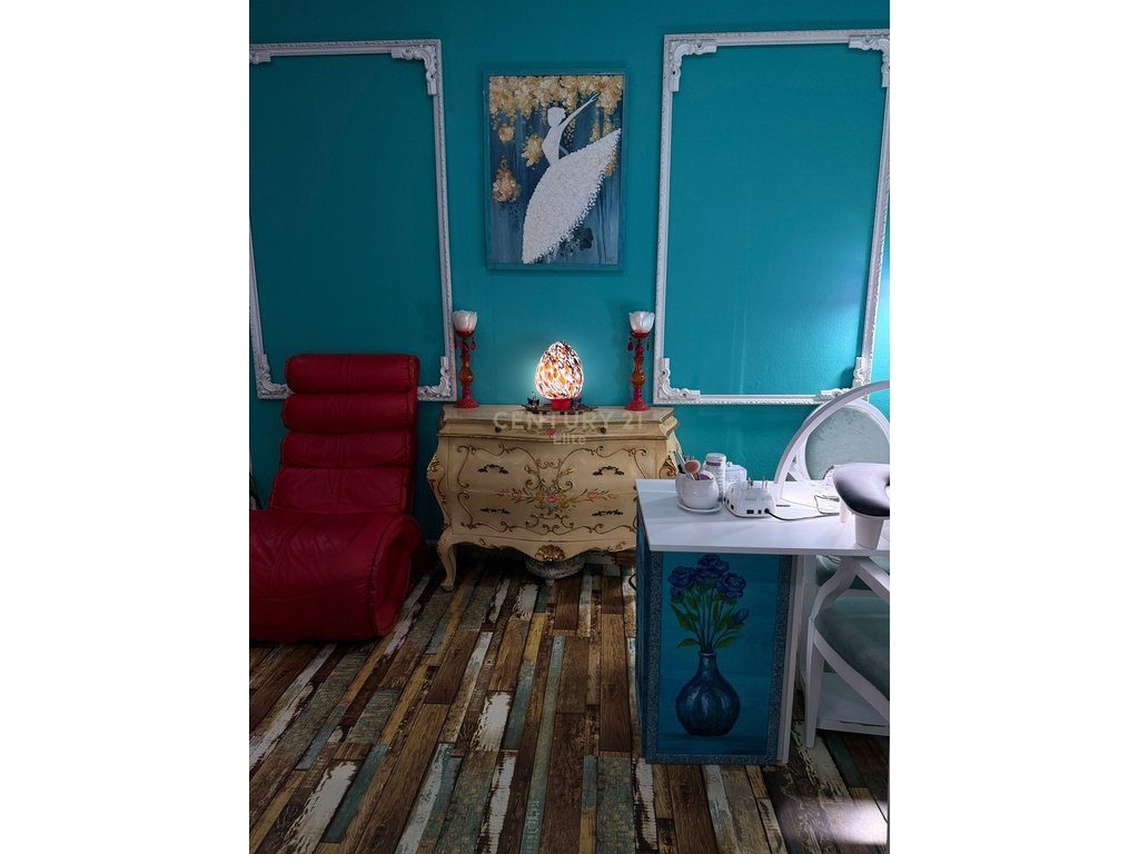 Shitet Biznes Estetik (Nails), Ish-Ekspozitë, Tiranë – 37.32 m² – 20,000€