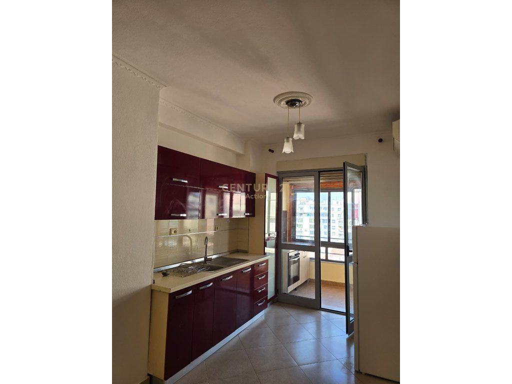 Jepet me qera Apartament  2+1  ne Misto Mane!