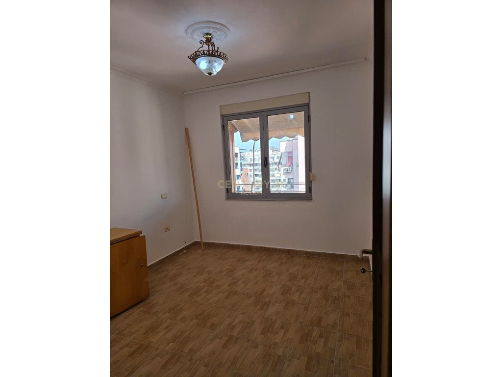 Jepet me qera Apartament  2+1  ne Misto Mane!