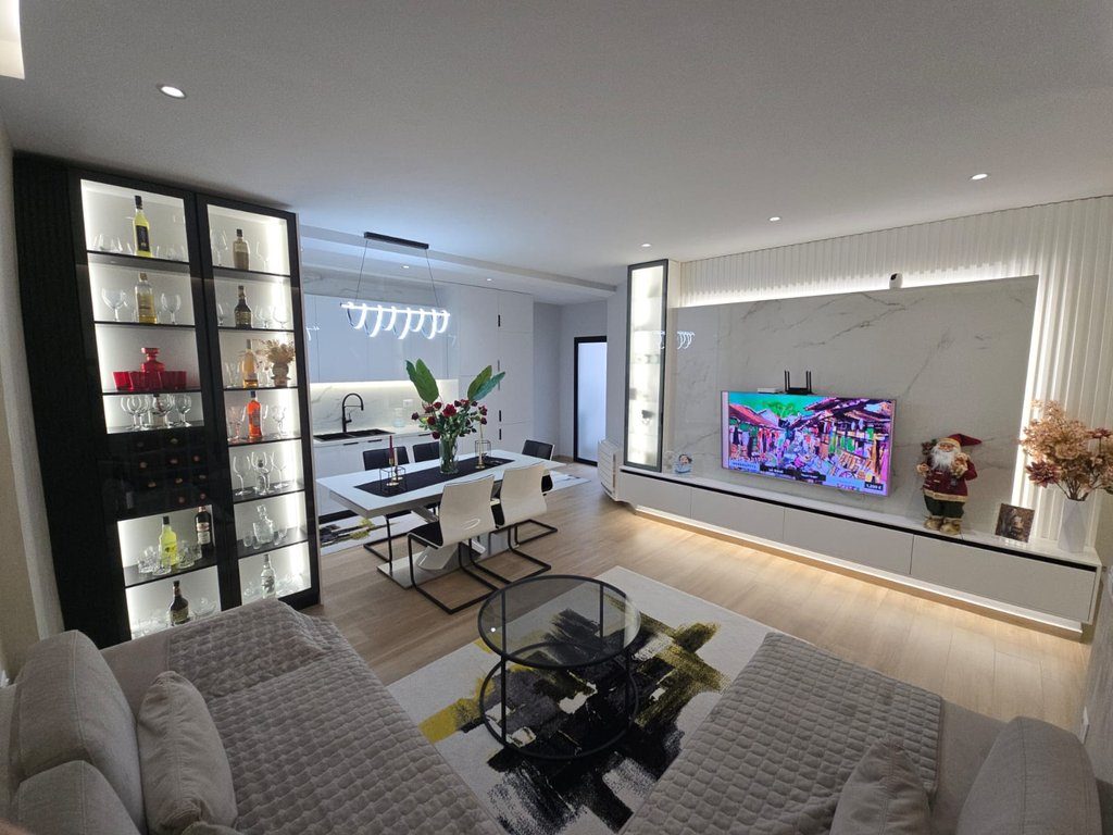 SHITET SUPER APARTAMENT LUKSOZ 2+2+2 ,RRUGA GJERGJ ARIANITI(PRANE JUMBO)!
