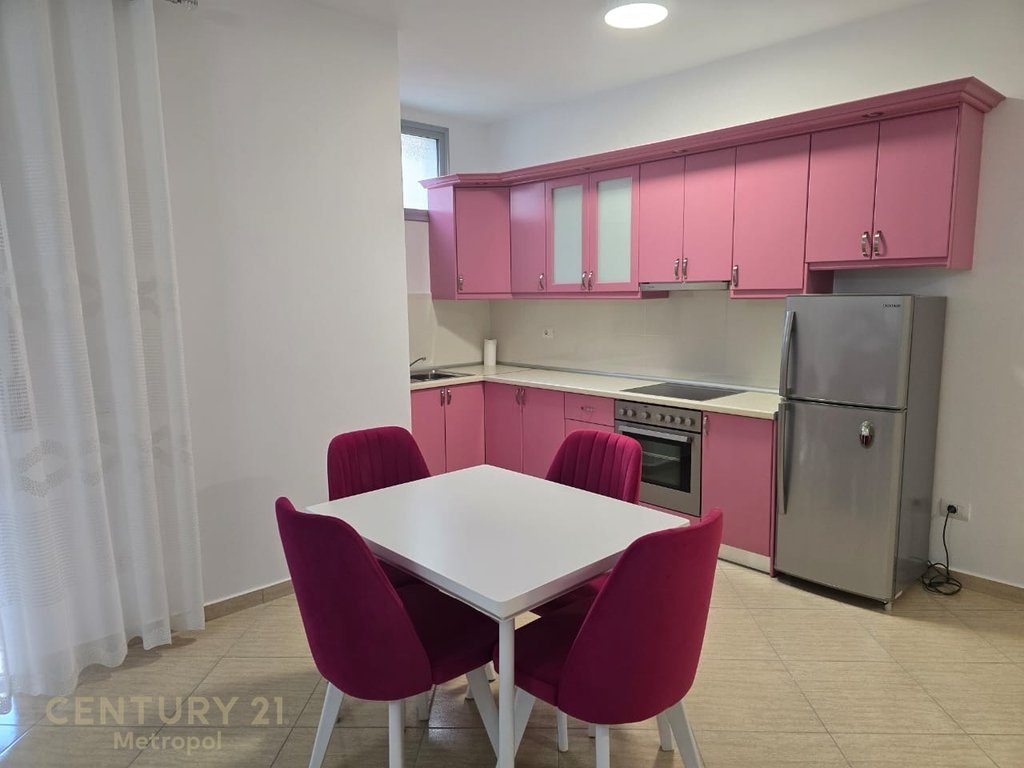 JEPET ME QIRA APARTAMENT 1+1, LUNGOMARE!