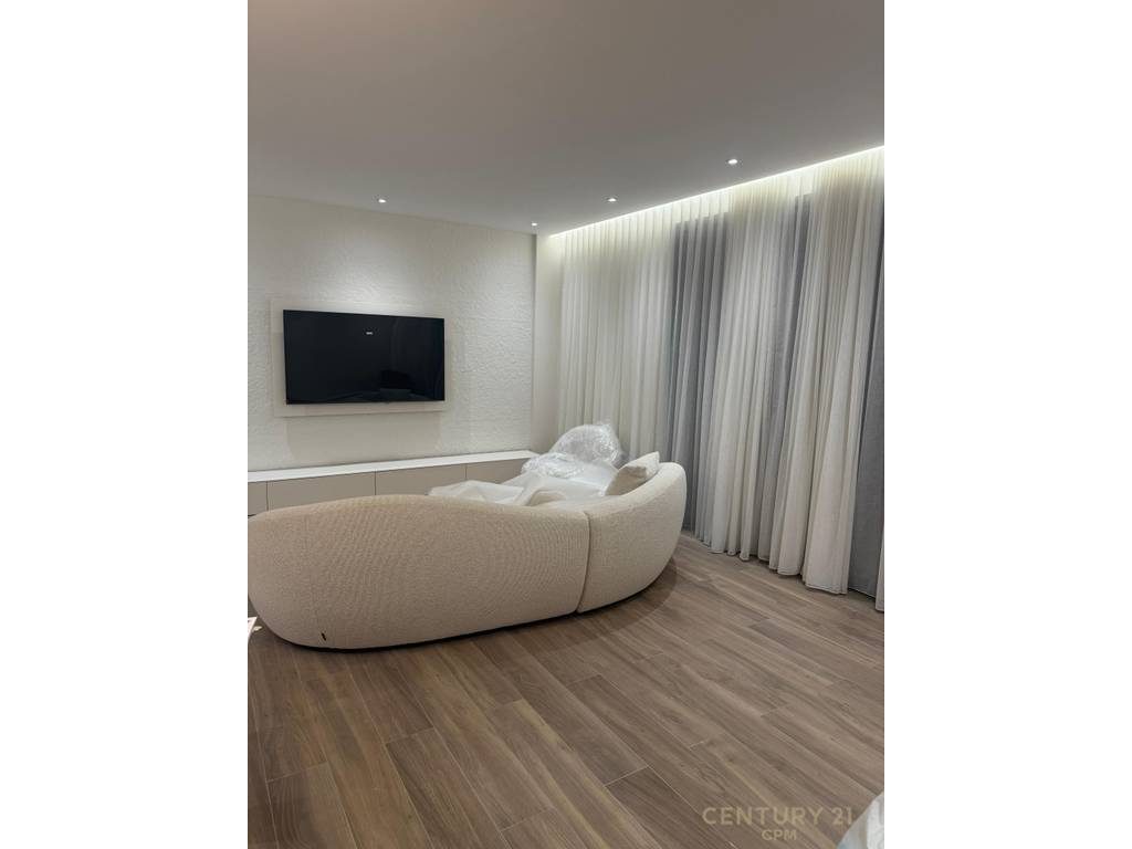 🏡 Apartament me Qira – Sofia Hill Residence, TEG