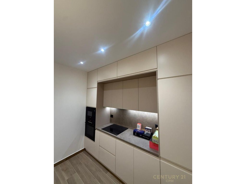 🏡 Apartament me Qira – Sofia Hill Residence, TEG