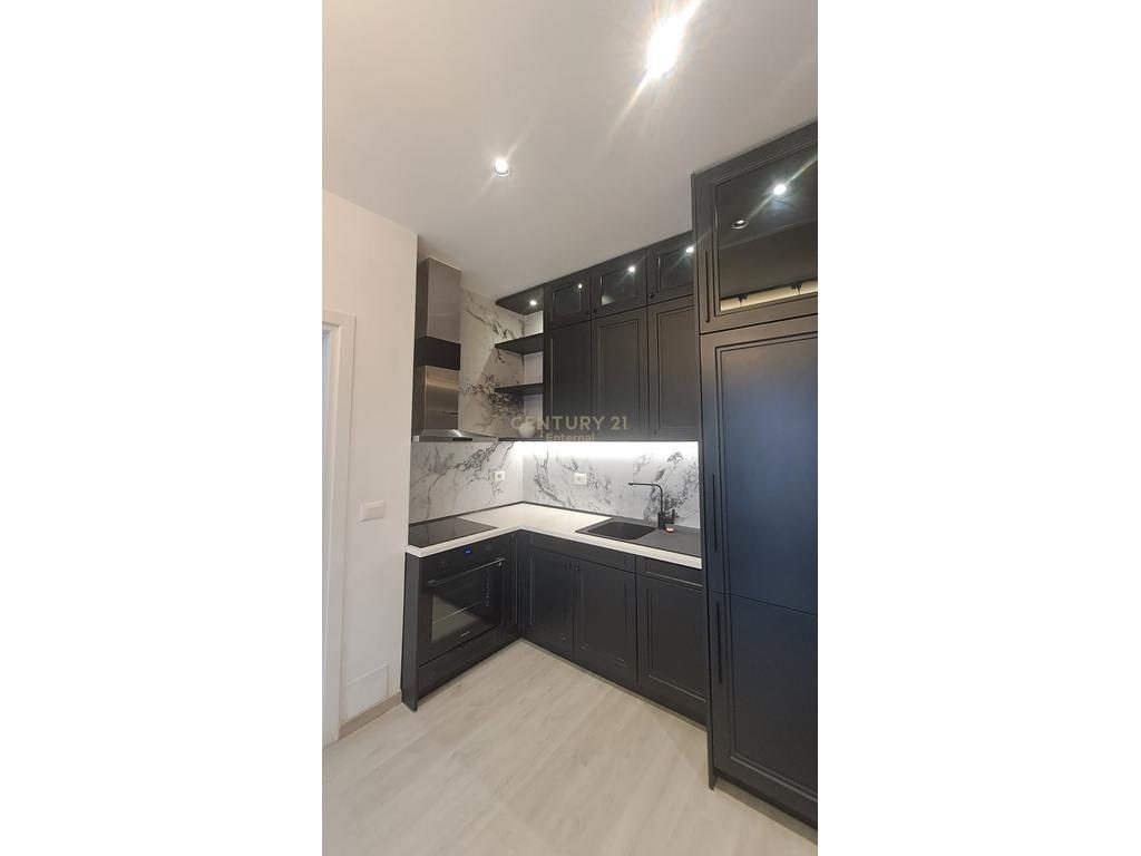 Apartament luksoz 2+1 per qira tek Garden Building
