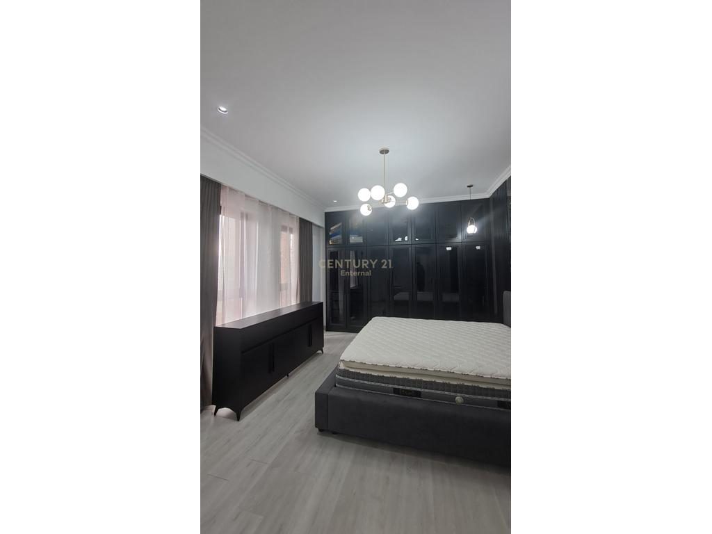 Apartament luksoz 2+1 per qira tek Garden Building