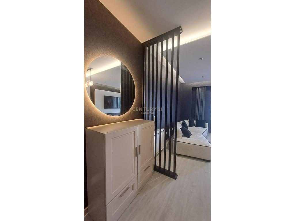 Apartament luksoz 2+1 per qira tek Garden Building