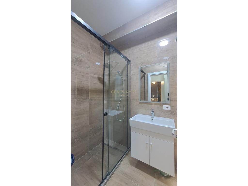 Apartament luksoz 2+1 per qira tek Garden Building