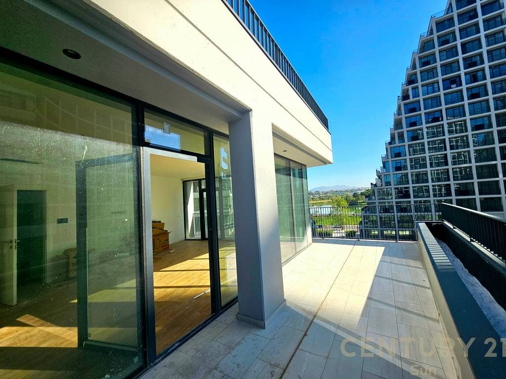 ZYRA PER QIRA NE LAKE VIEW RESIDENCES