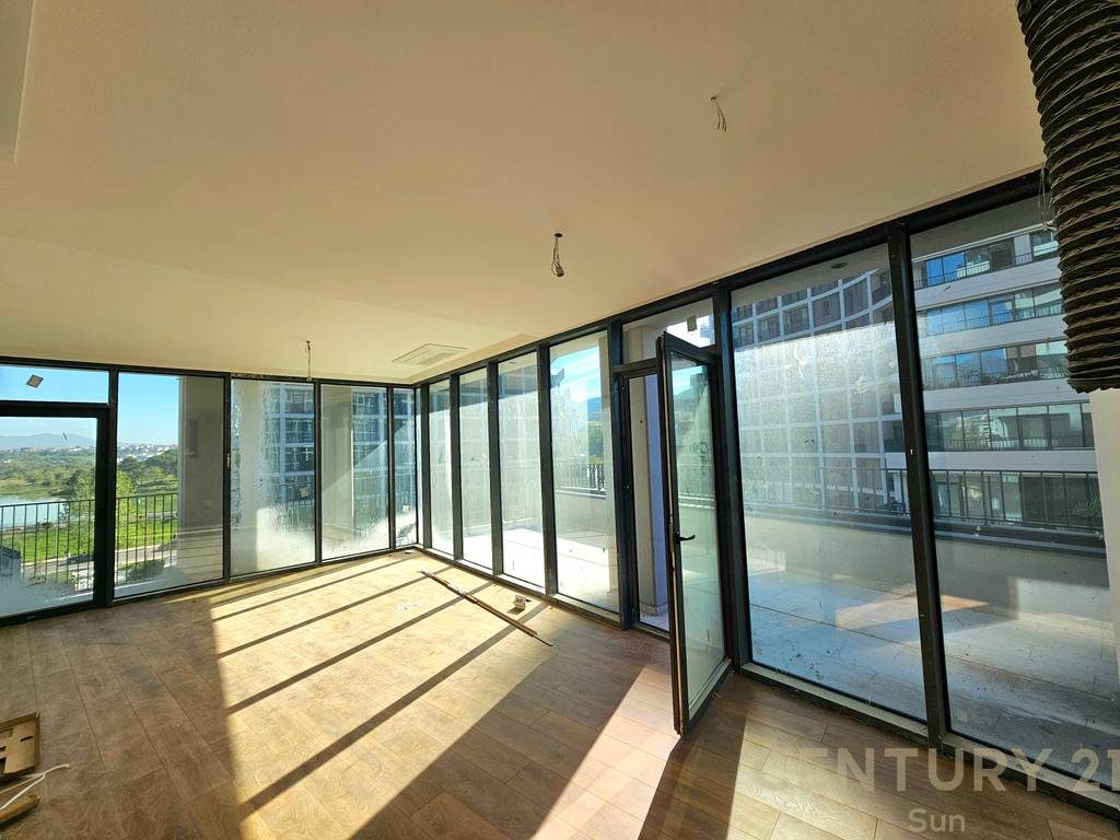 ZYRA PER QIRA NE LAKE VIEW RESIDENCES