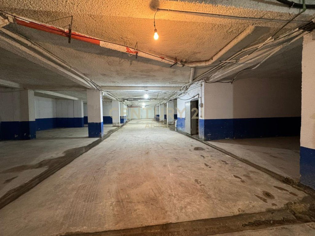 Hapësirë parkimi/magazinimi me qira në Kombinat, Tiranë - 1200€ | 623 m²