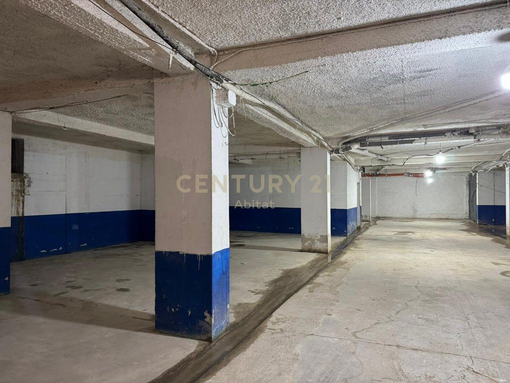 Hapësirë parkimi/magazinimi me qira në Kombinat, Tiranë - 1200€ | 623 m²
