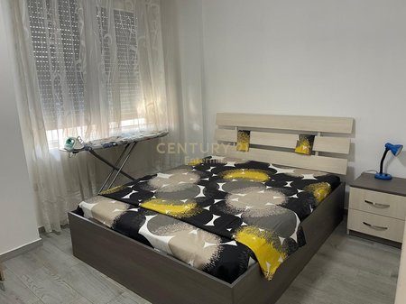 Apartament 2+1+2 Ne Rrugen 5 Maji per Qira.