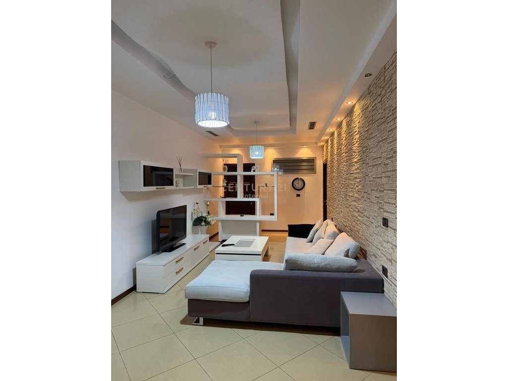 Apartament 2+1 Per Qera ne ish-Bllok
