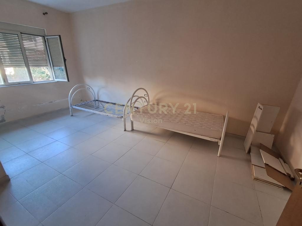 Apartament 2+1+2 per shitje, Ura Dervishbeg, Shkoder -  111 m2