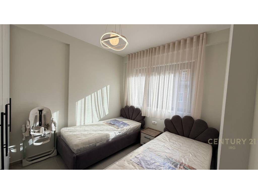 JEPET ME QIRA APARTAMENT 2+1+POST PARKIMI TEK RRUGA DURRESIT !