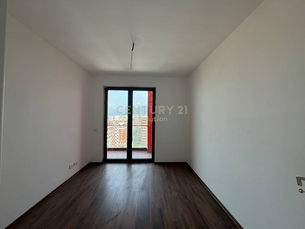 JAPIM ME QIRA APARTAMENT 3+1 NE UNAZE TE RE!