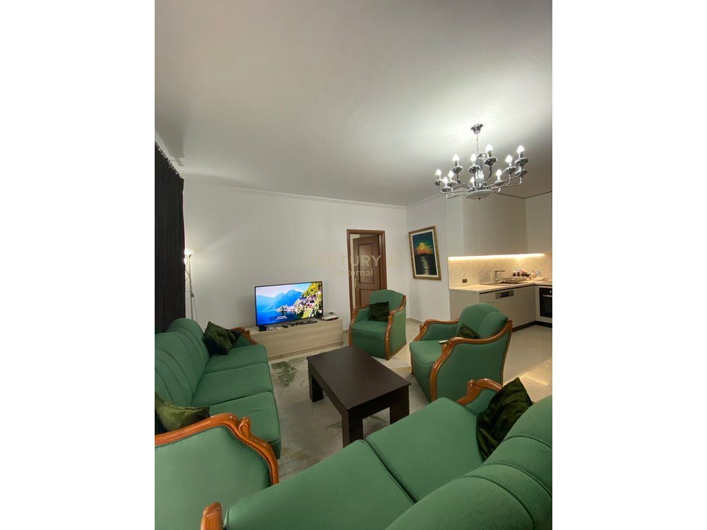 Apartament 1+1 Me Qira në Ish Blloku, Tiranë