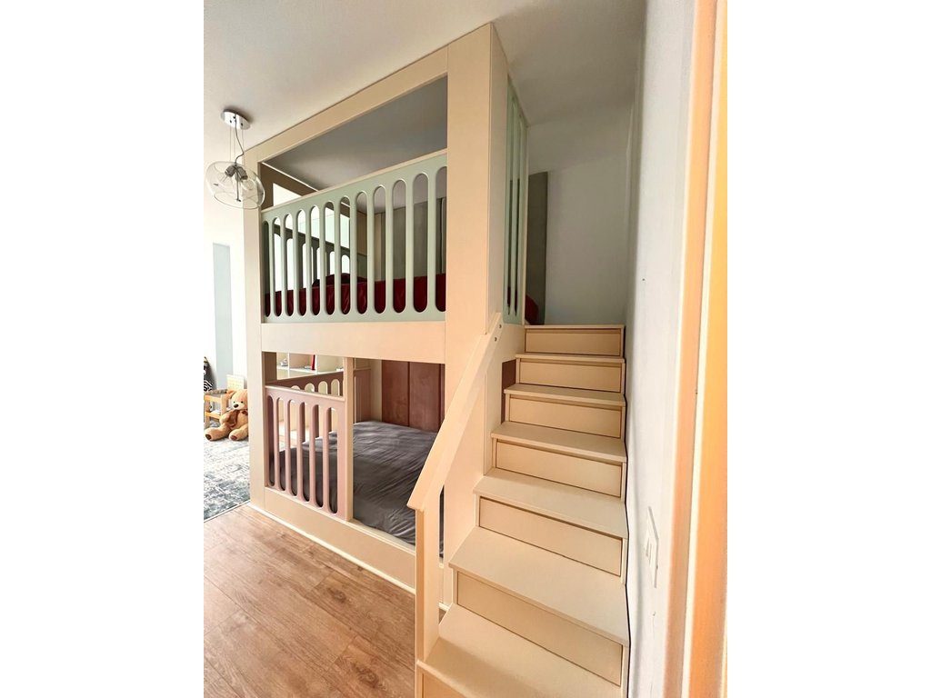 Shitet Apartament super modern në Komunën e Parisit!