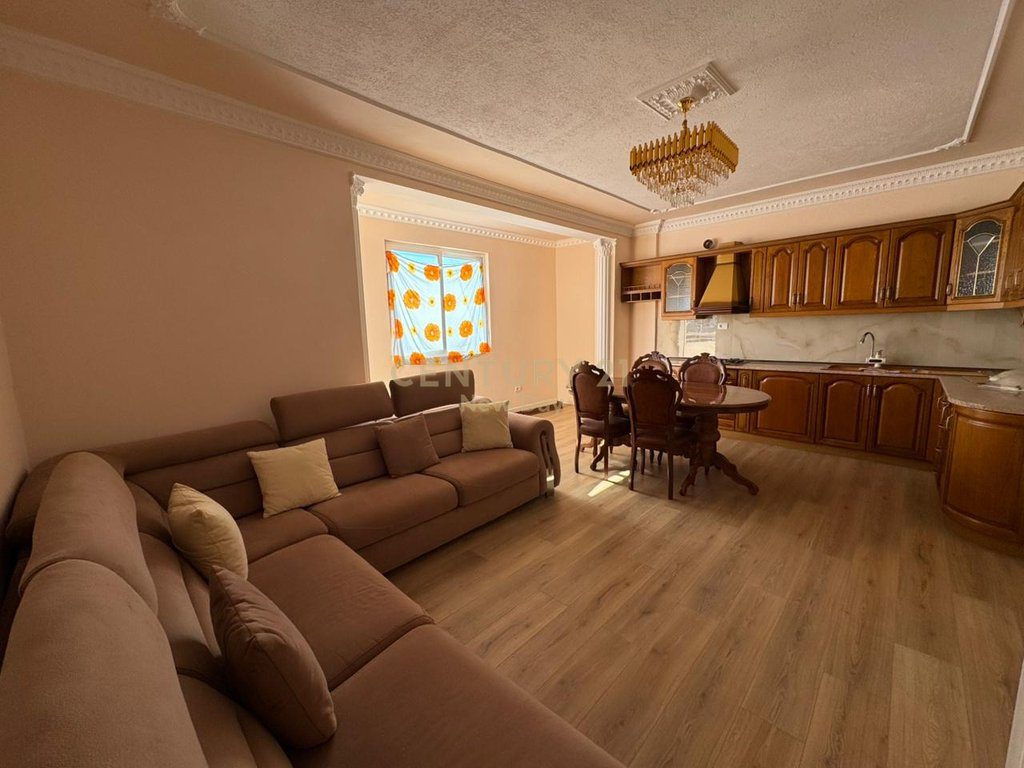 Apartament 2 +1+2T+ 2 Ballkone Për Shitje në Lagja nr.6, Durrës - 159,000€ | 126 m²