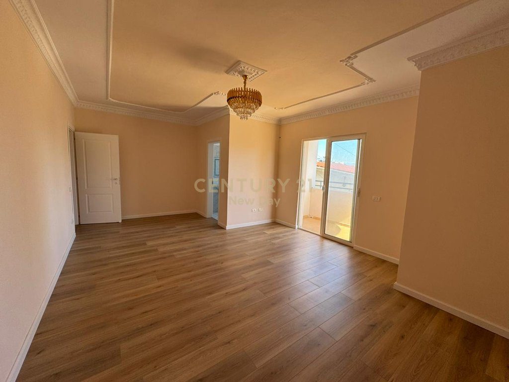 Apartament 2 +1+2T+ 2 Ballkone Për Shitje në Lagja nr.6, Durrës - 159,000€ | 126 m²